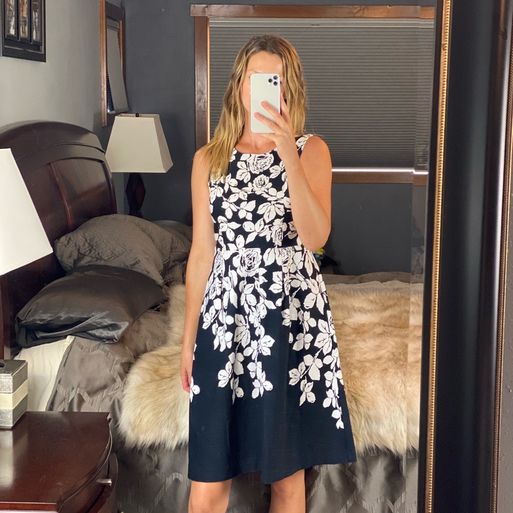 Talbots Black White Floral Fit & Flare Dress Size 4 Sleeveless